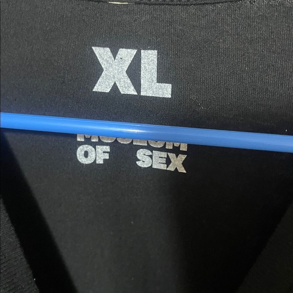 Museum of sex Black T-Shirt extra large NWT - Picture 4 of 6